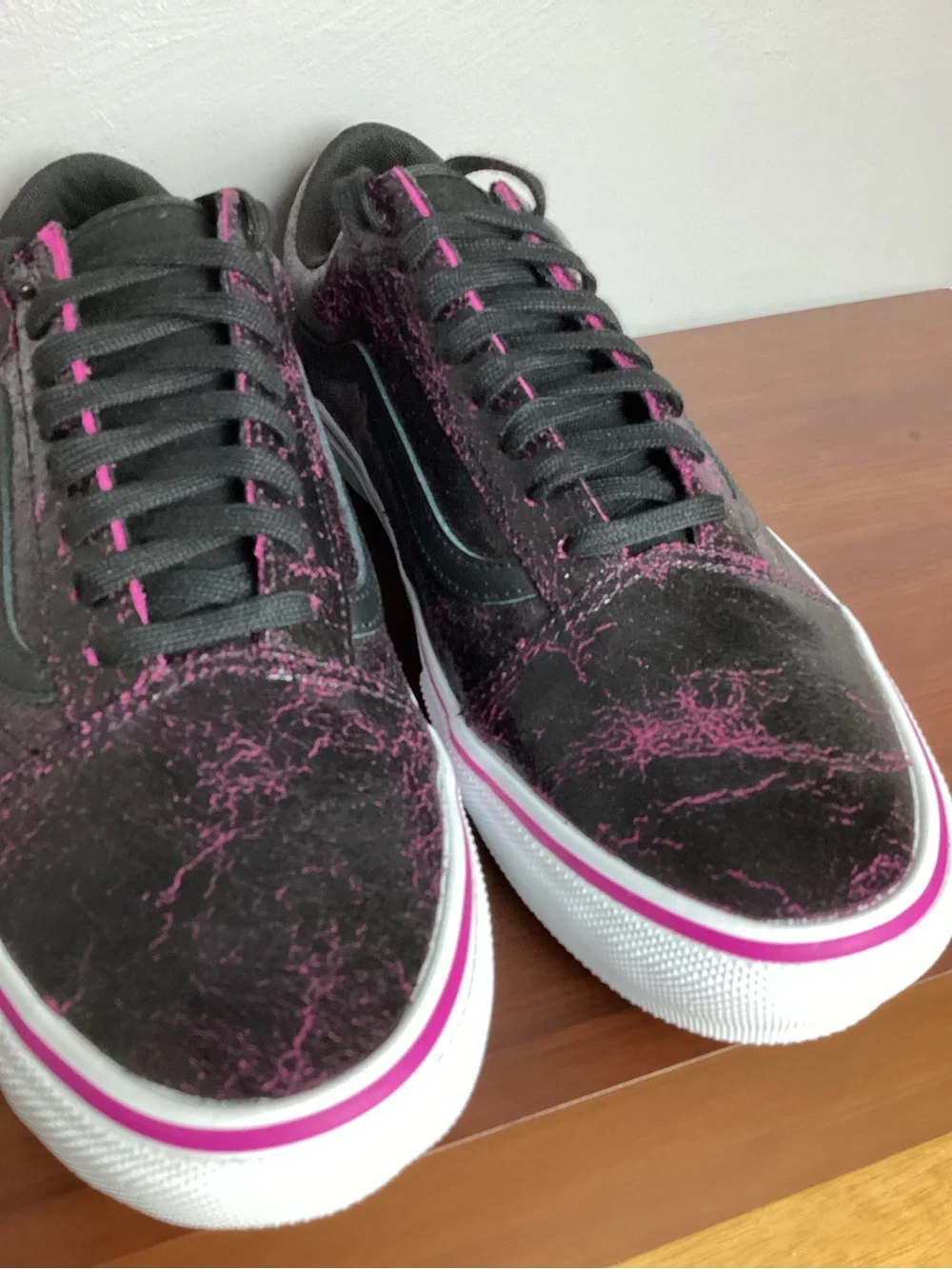 Vans Men’s Old Skool Sneakers in Black & Magenta Crackle Size 13